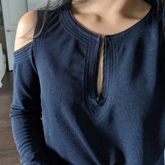 Banana Republic Cold Shoulder Navy Blouse | Size S - Picture 4 of 4